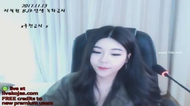 Horny Korean Shows Her Huge Boobs