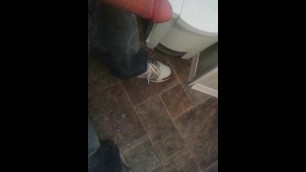 Useing my Phone as i Cum on the Floor in Public Bathroom