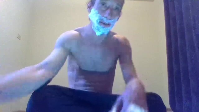 Transgirl Shaving her Face